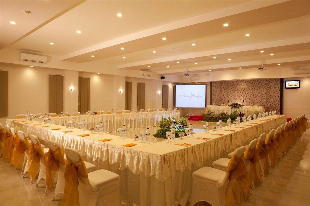 Jentra Dagen Hotel Malioboro Yogyakarta Exterior foto
