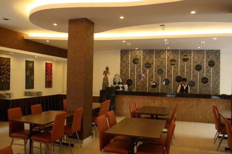 Jentra Dagen Hotel Malioboro Yogyakarta Exterior foto